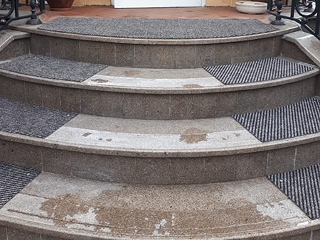 Ковровые накладки на ступени